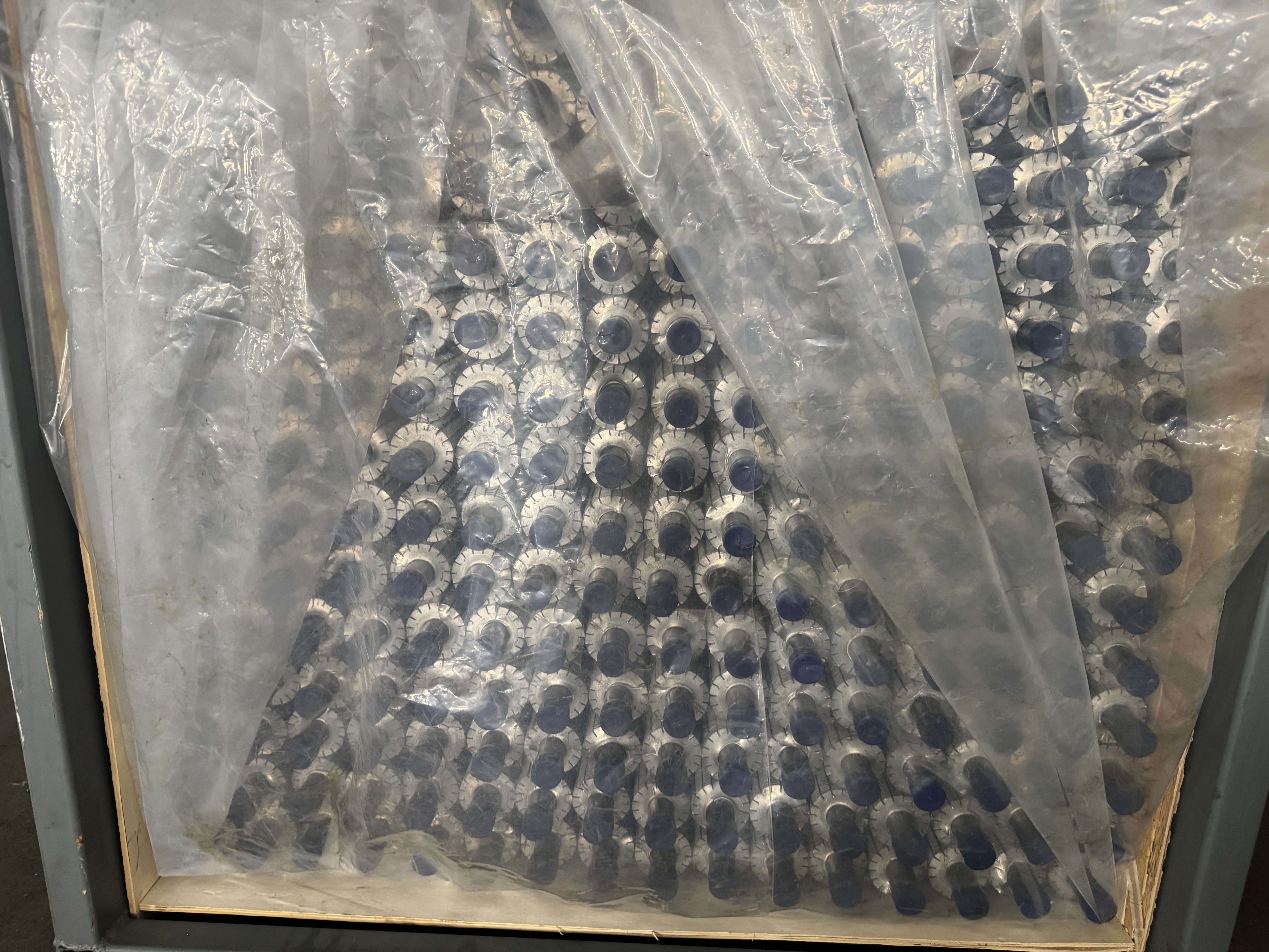 Последние блоги о компании Партия наших зубчатых ребристых труб успешно отправлена ​​на европейский рынок.